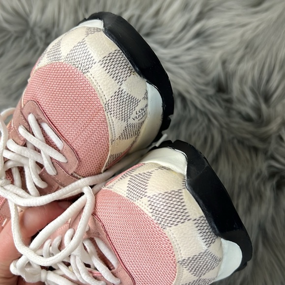 NWOT Fashion Shoes Pink Blue White Logo Sneakers sz 5.5 fits like a 6 - Picture 7 of 7